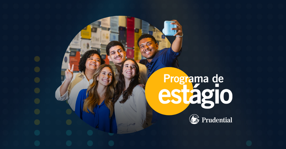 Jovens estagiários tirando foto.